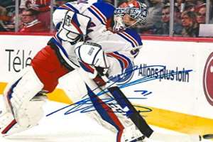 Ondrej Pavelec Signature