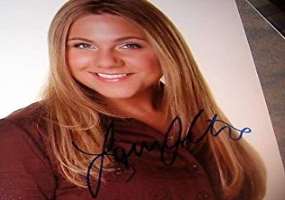 Lauren Collins Signature