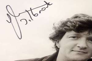 Glenn Tilbrook Signature