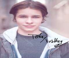 Toby Wallace Signature