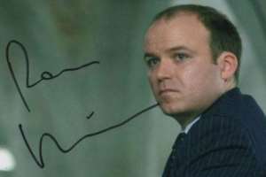 Rory Kinnear Signature