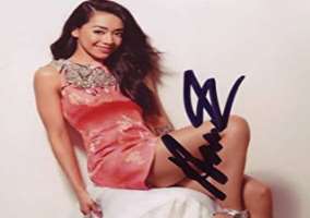Aimee Garcia Signature
