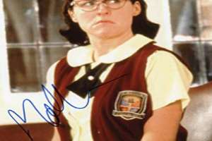 Molly Shannon Signature