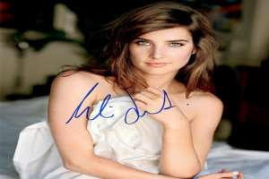 Cobie Smulders Signature