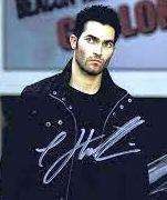 Tyler Hoechlin Signature