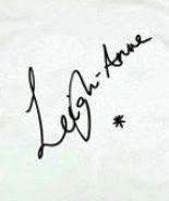 Leigh Anne Pinnock Signature