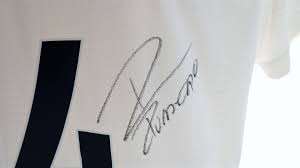 Cristian Romero Signature