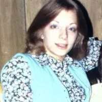 Jennifer Holland Childhood Image