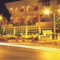 Malvika Sitlani R. D. National & W. A. Science College in Mumbai