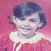 Saadet Aksoy Childhood Image