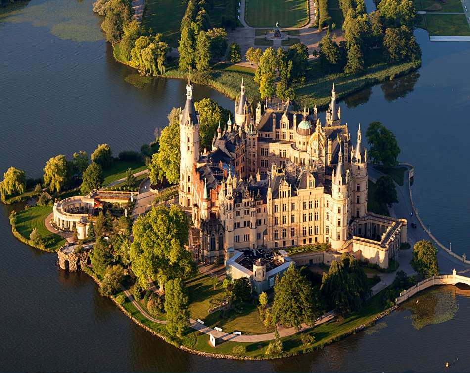 Schwerin Castle History, Travel Information, Facts And More - Notednames