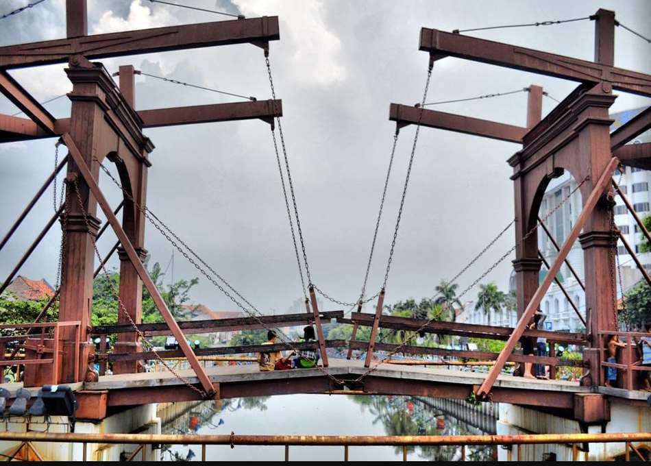 Jembatan Kota Intan