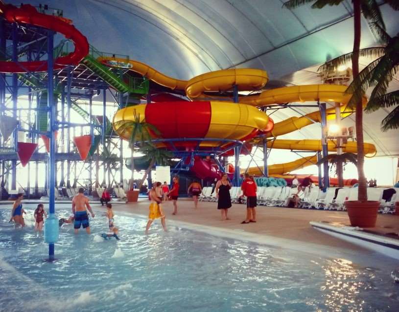 Waves Indoor Water Park, Niagara Falls