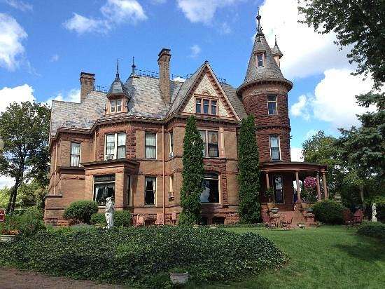 The Henderson Castle Inn
