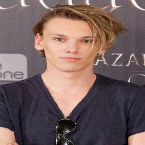 Jamie Campbell Bower Birthday, Real Name, Age, Weight, Height, Family ...