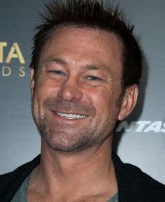 Grant Bowler Birthday, Real Name, Age, Weight, Height, Family, Facts ...