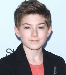 Mason Cook Birthday, Real Name, Age, Weight, Height, Family, Facts ...