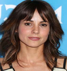 Stephanie Szostak Birthday, Real Name, Age, Weight, Height, Family ...