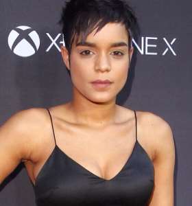 Elizabeth Ludlow Elizabeth Ludlow