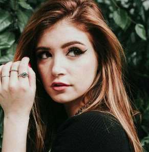 Chrissy Costanza Birthday, Real Name, Age, Weight, Height, Family ...