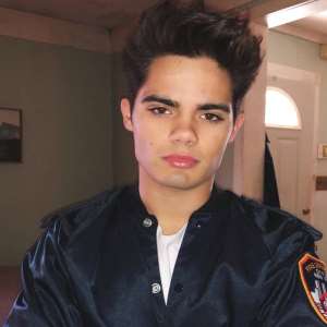 Emery Kelly Birthday, Real Name, Age, Weight, Height, Family, Facts ...