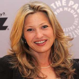 Joey Lauren Adams Birthday, Real Name, Age, Weight, Height, Family ...