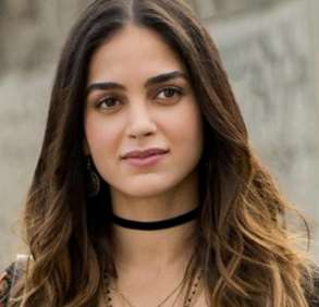 Melissa Barrera Birthday, Real Name, Age, Weight, Height, Family, Facts ...