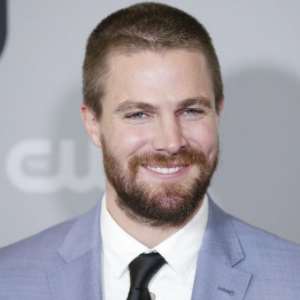 Stephen Amell Birthday, Real Name, Age, Weight, Height ...