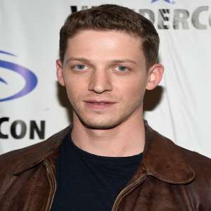 Zach Appelman Birthday, Real Name, Age, Weight, Height, Family, Facts ...