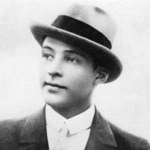 Rudolph Valentino Birthday, Real Name, Age, Weight, Height, Family 