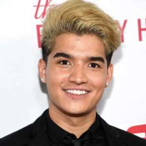 Alex Burriss Birthday, Real Name, Age, Weight, Height, Family, Facts ...