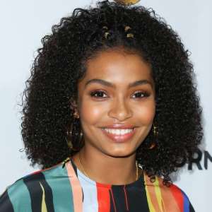 Yara Shahidi Birthday, Real Name, Age, Weight, Height, Family, Facts ...