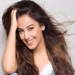 Srishty Rode Birthday Real Name Age Weight Height Family