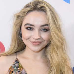 Sabrina Carpenter Birthday, Real Name, Age, Weight, Height, Family ...