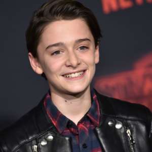 Noah Schnapp Birthday, Real Name, Age, Weight, Height ...