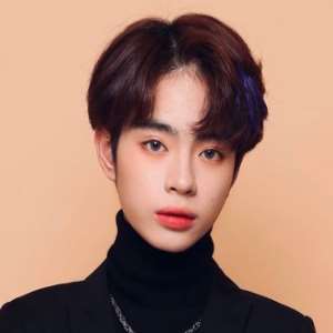 Chester Lapaz Birthday, Real Name, Age, Weight, Height, Family, Facts ...