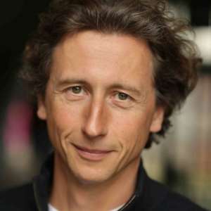 Nicholas rowe height image