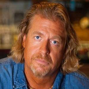Charlie Robison Birthday, Real Name, Age, Weight, Height, Family, Facts ...