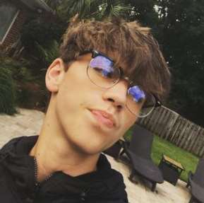 Andrew Lightcap Birthday, Real Name, Age, Weight, Height, Family, Facts ...