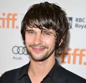 Ben Whishaw Birthday, Real Name, Age, Weight, Height, Family, Facts ...