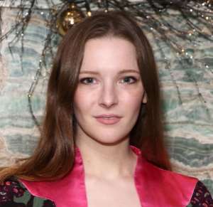Morfydd Clark Birthday, Real Name, Age, Weight, Height, Family, Facts ...