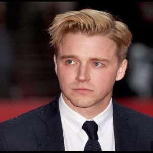 Jack Lowden Birthday, Real Name, Age, Weight, Height, Family, Facts ...