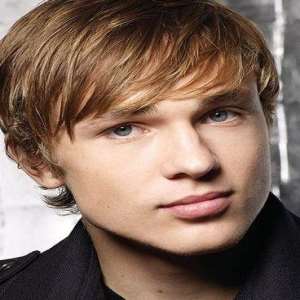 William Moseley Birthday, Real Name, Age, Weight, Height, Family, Facts ...