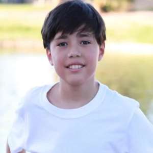 Liam Pettit Birthday, Real Name, Age, Weight, Height, Family, Facts ...