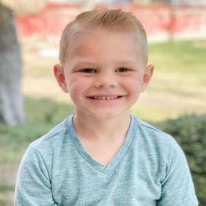 Lincoln Hoellein Birthday, Real Name, Age, Weight, Height, Family ...