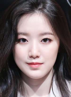 Shuhua Birthday, Real Name, Age, Weight, Height, Family, Facts, Contact ...