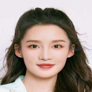 Li Qin Birthday, Real Name, Age, Weight, Height, Family, Facts, Contact ...