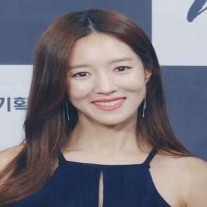 Wang Bit-na Birthday, Real Name, Age, Weight, Height, Family, Facts ...