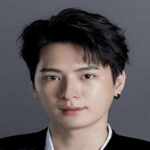 Perawat Sangpotirat Birthday, Real Name, Age, Weight, Height, Family ...