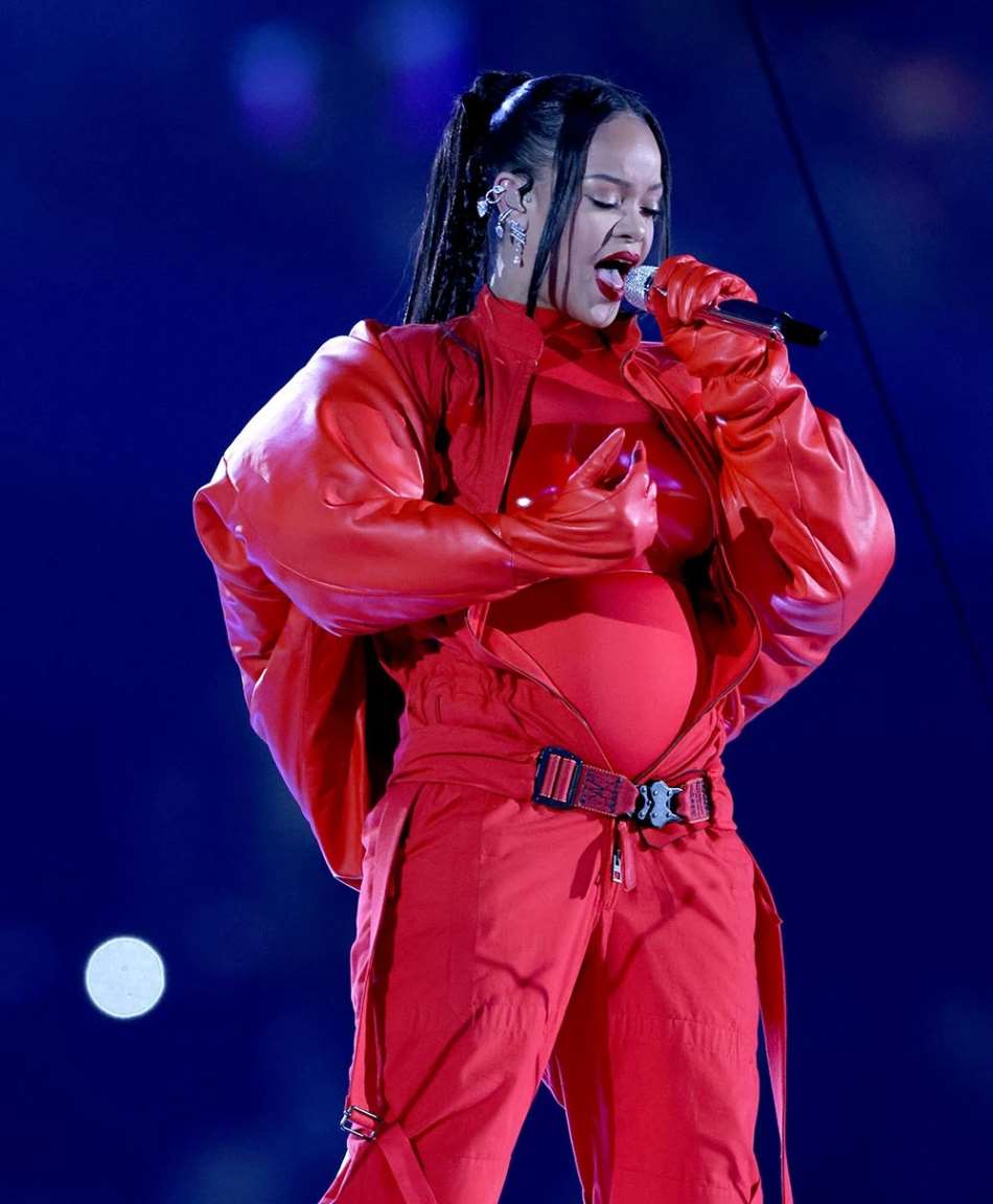 Rihannas Pregnancy Unveiled at Super Bowl 2023